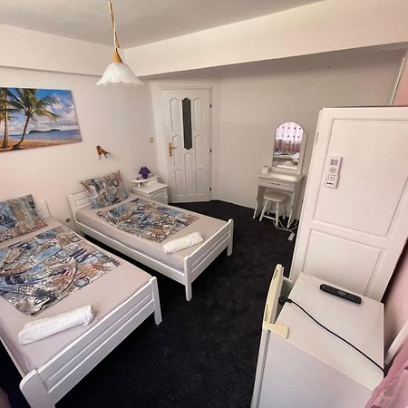 Guesthouse Flora キテン エクステリア 写真